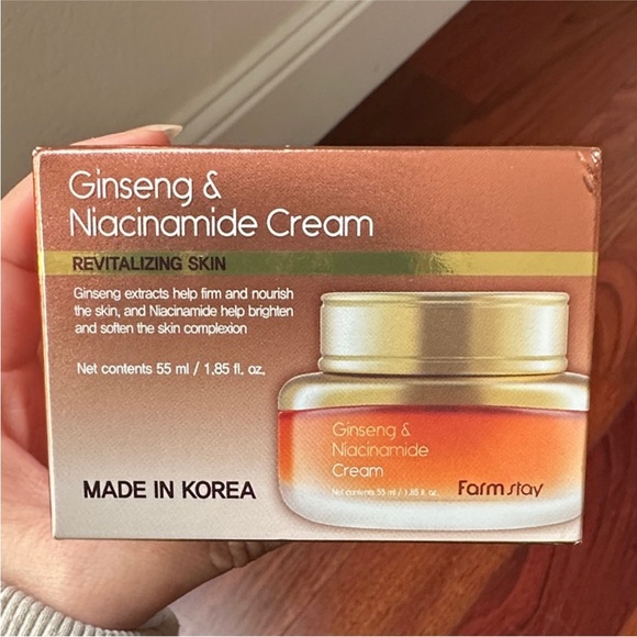 FARMSTAY Ginseng & Niacinamide Cream - 55 ml - Picture 4 of 7